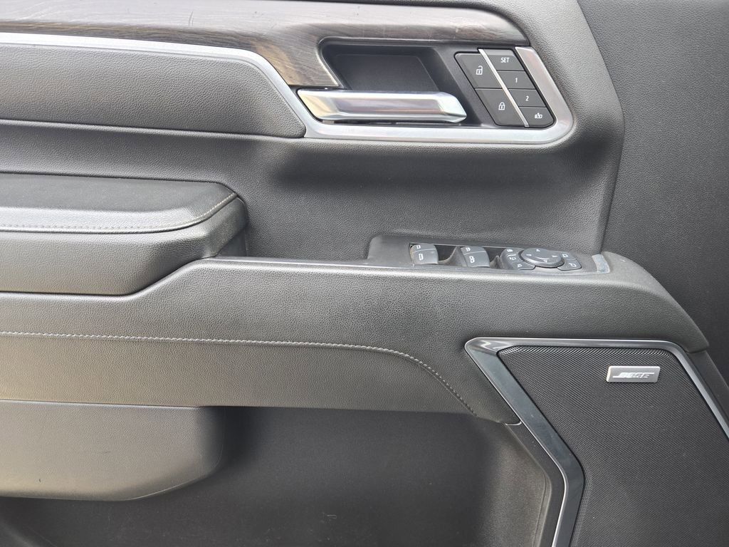 Used 2025 Chevrolet Silverado 2500 LTZ w/ LTZ Plus Package image 27