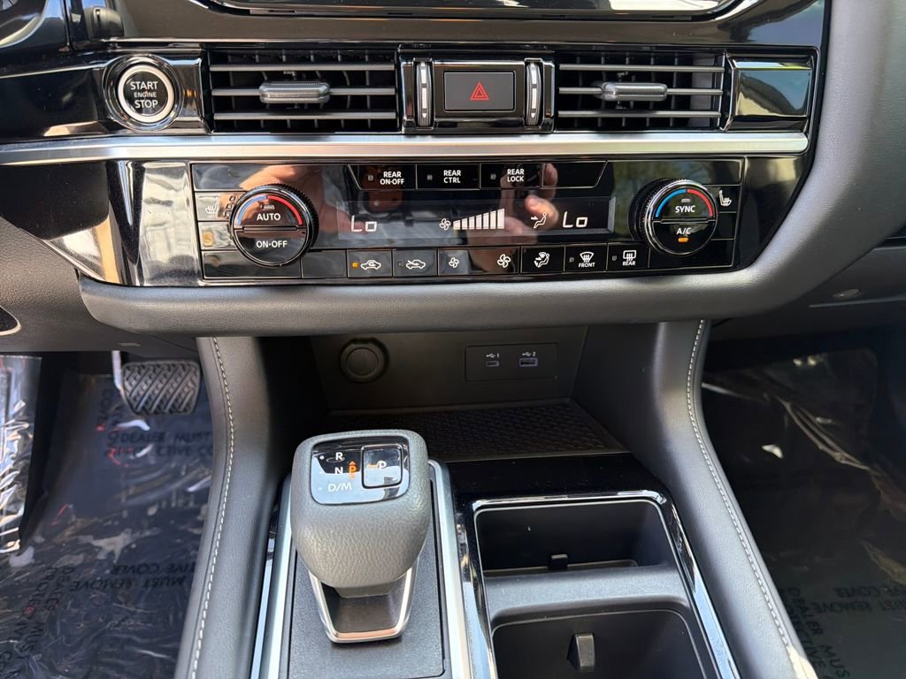 Used 2024 Nissan Pathfinder SV image 26