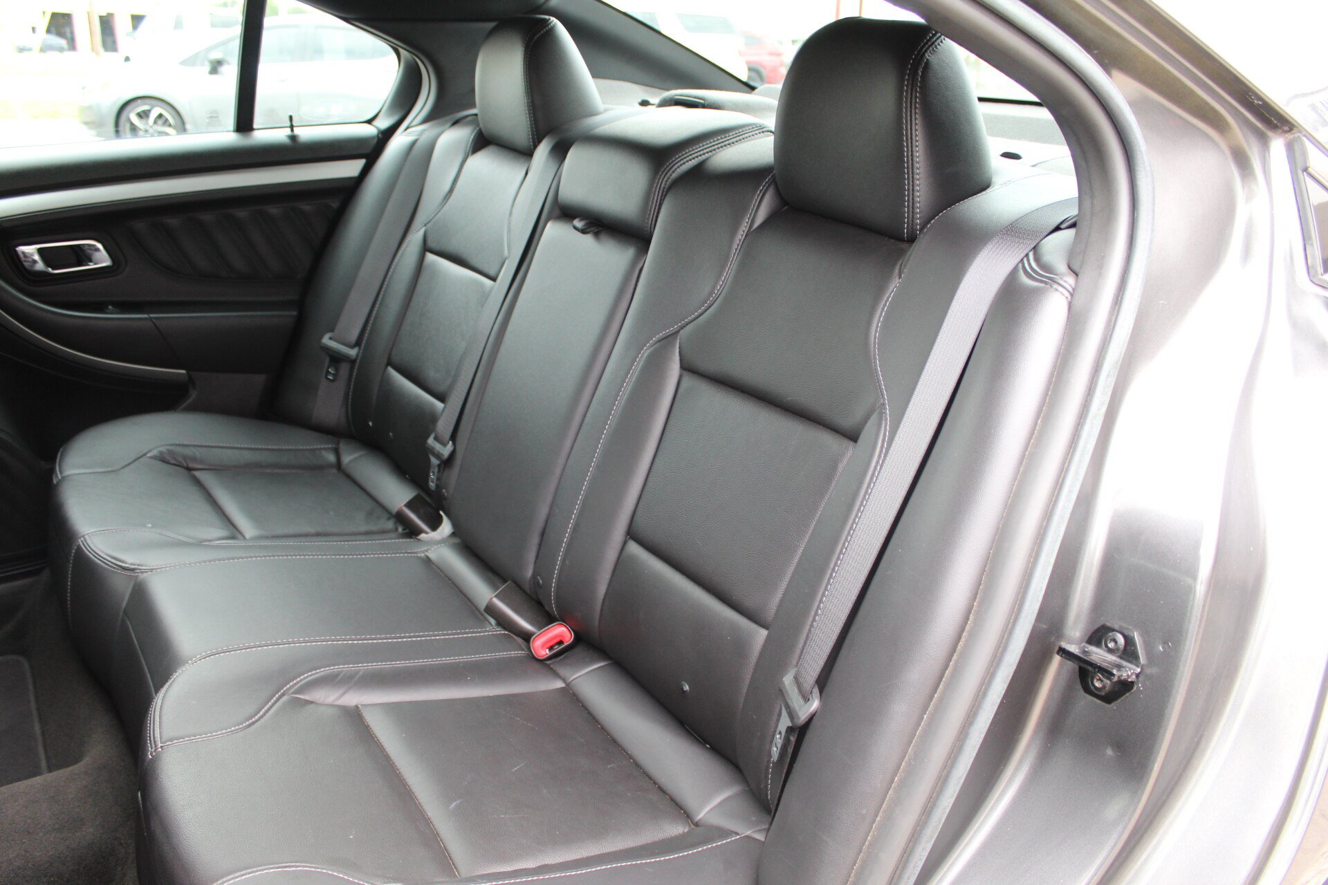 Used 2018 Ford Taurus SEL w/ Equipment Group 201A FWD image 19