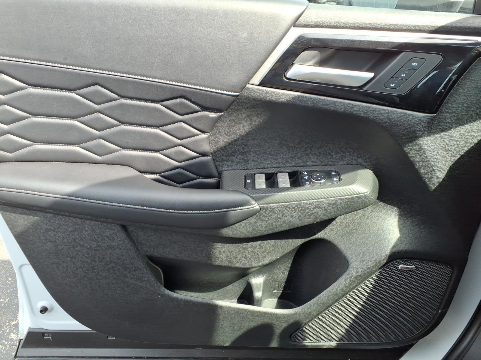 Used 2025 Mitsubishi Outlander SEL image 24