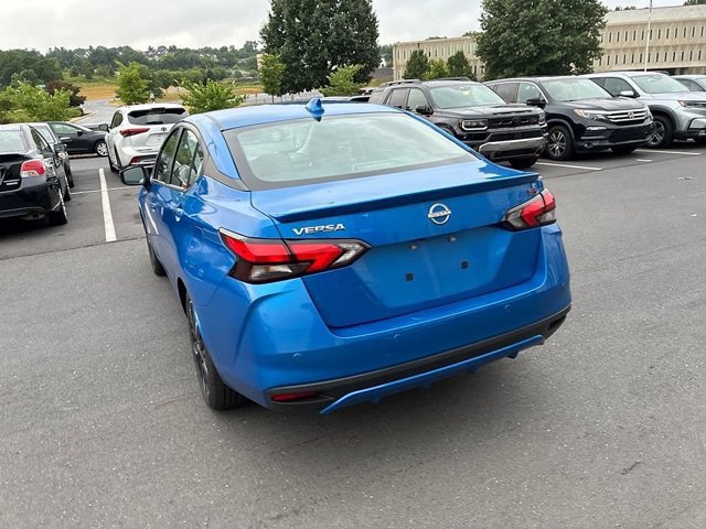 Used 2024 Nissan Versa SR FWD image 11