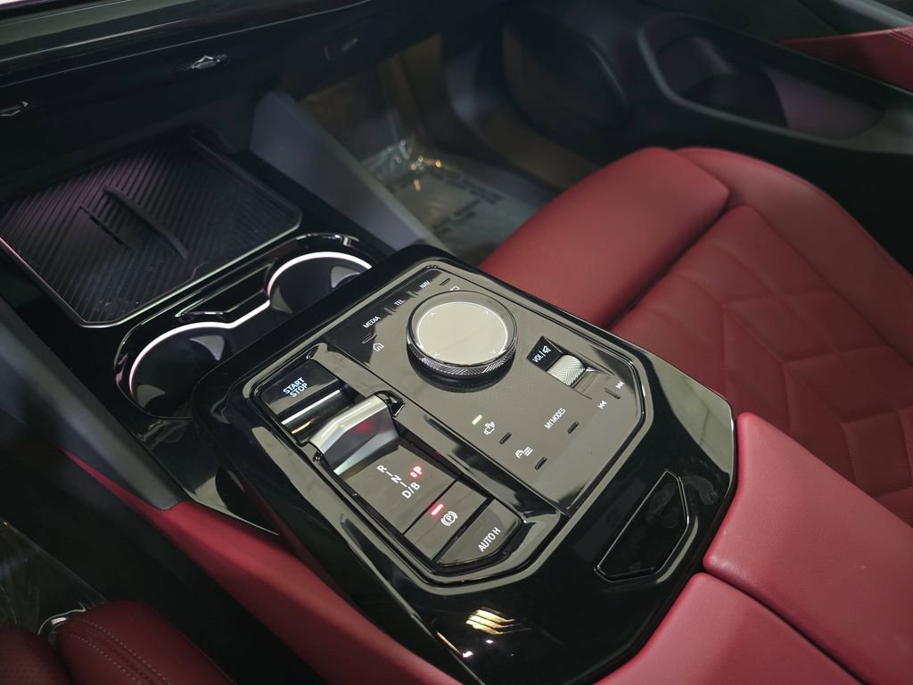 Used 2025 BMW i5 eDrive40i w/ Premium Package image 26