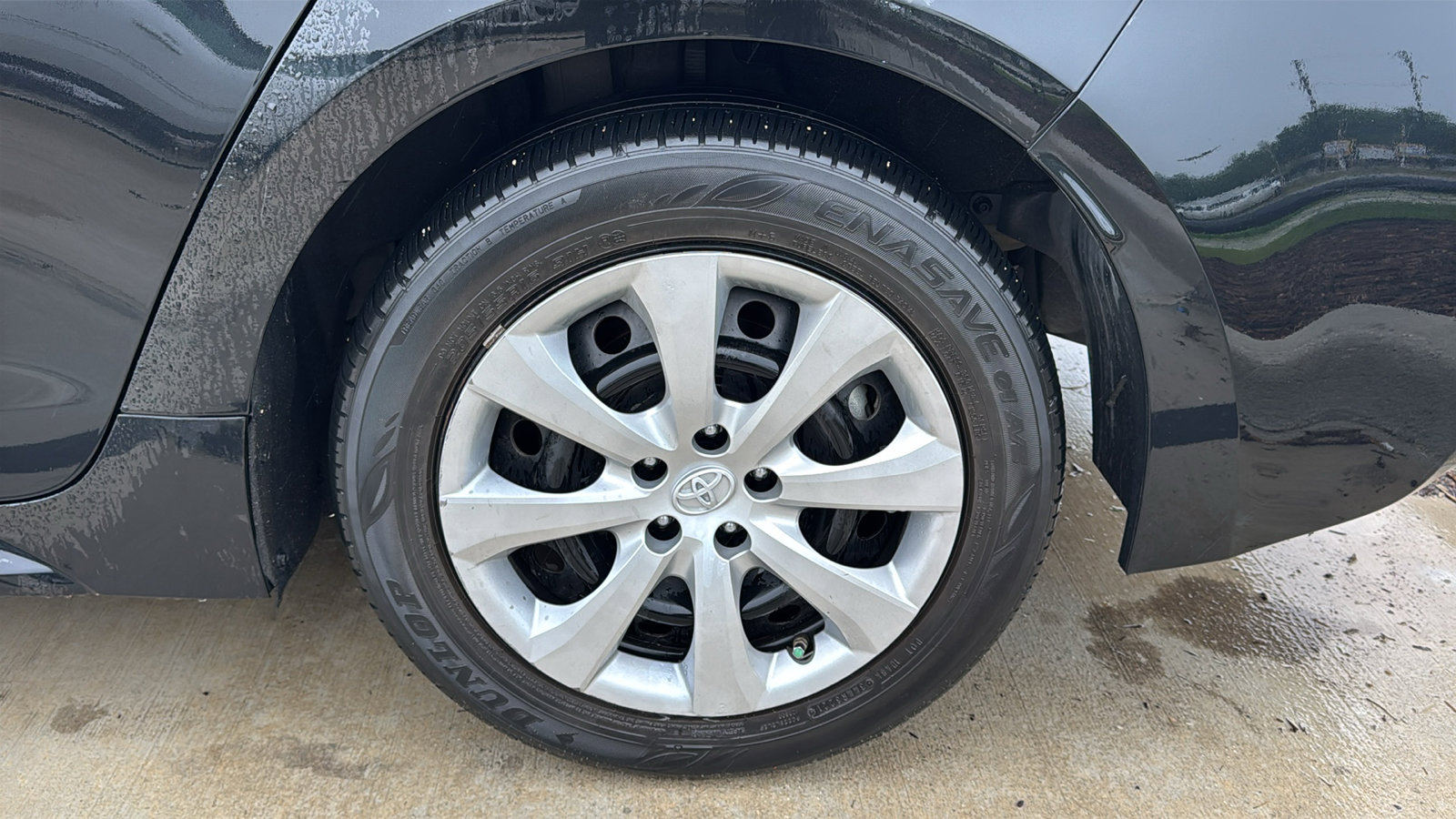 Used 2022 Toyota Corolla LE image 17