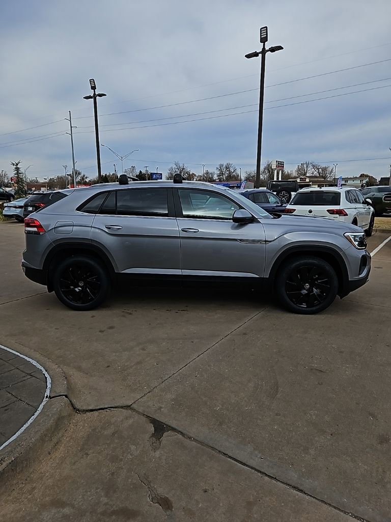 New 2026 Volkswagen Atlas Cross Sport SE image 4