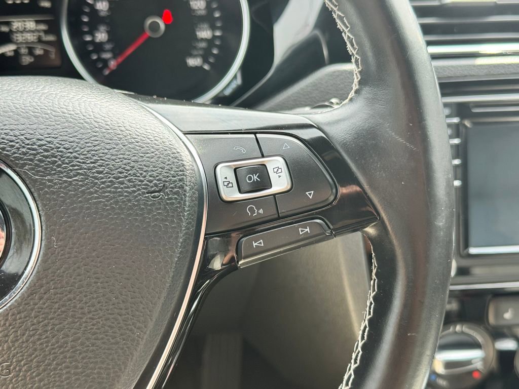 Used 2016 Volkswagen Jetta Sport FWD image 25