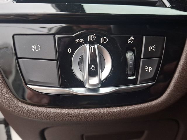 Used 2019 BMW 540i w/ M Sport Package image 24