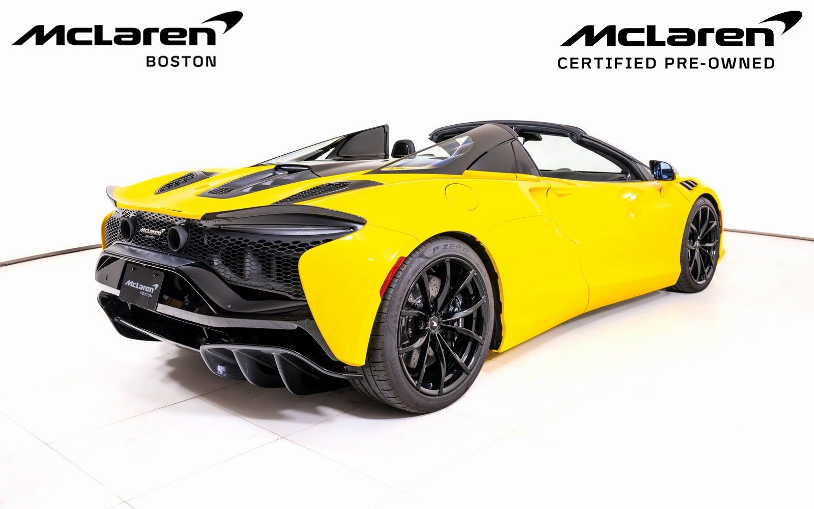 Used 2025 McLaren Artura Spider image 7