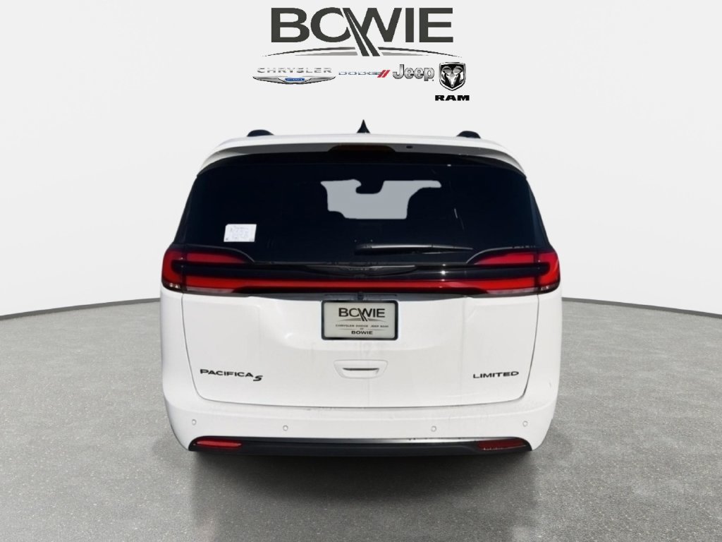 New 2026 Chrysler Pacifica Limited w/ Uconnect Theater Family Group FWD image 5