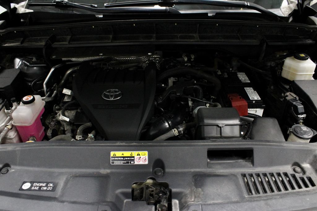 Used 2023 Toyota Highlander XLE AWD/4WD image 16