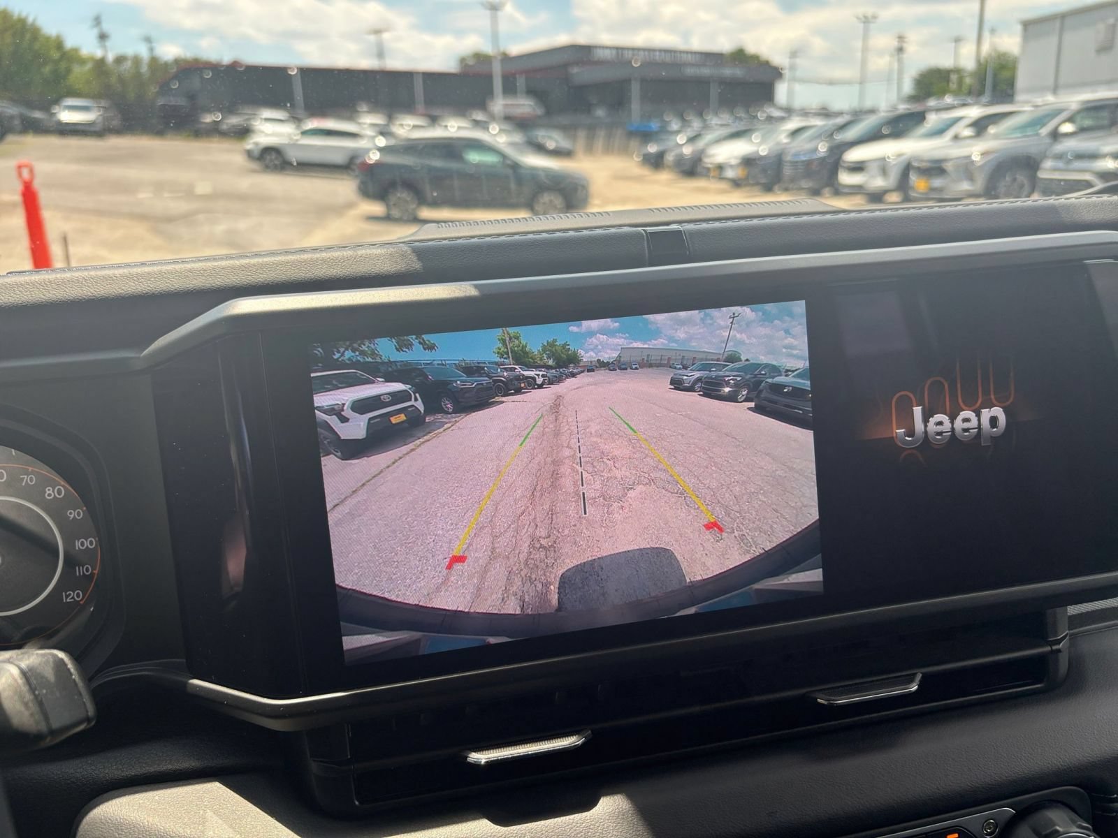 Used 2025 Jeep Wrangler Unlimited Sahara AWD/4WD image 20