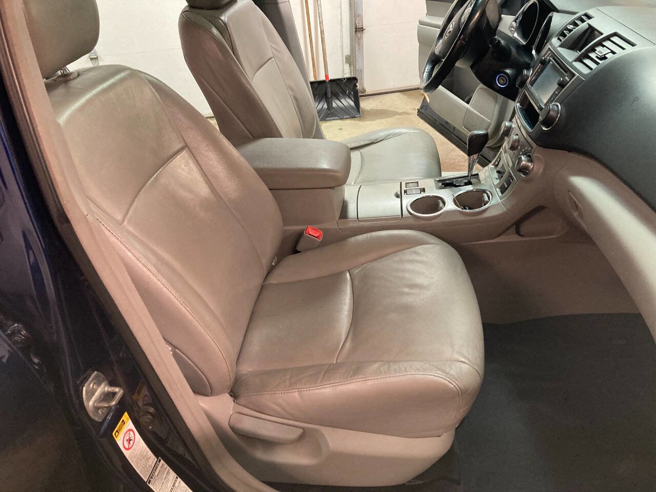 Used 2013 Toyota Highlander SE image 5