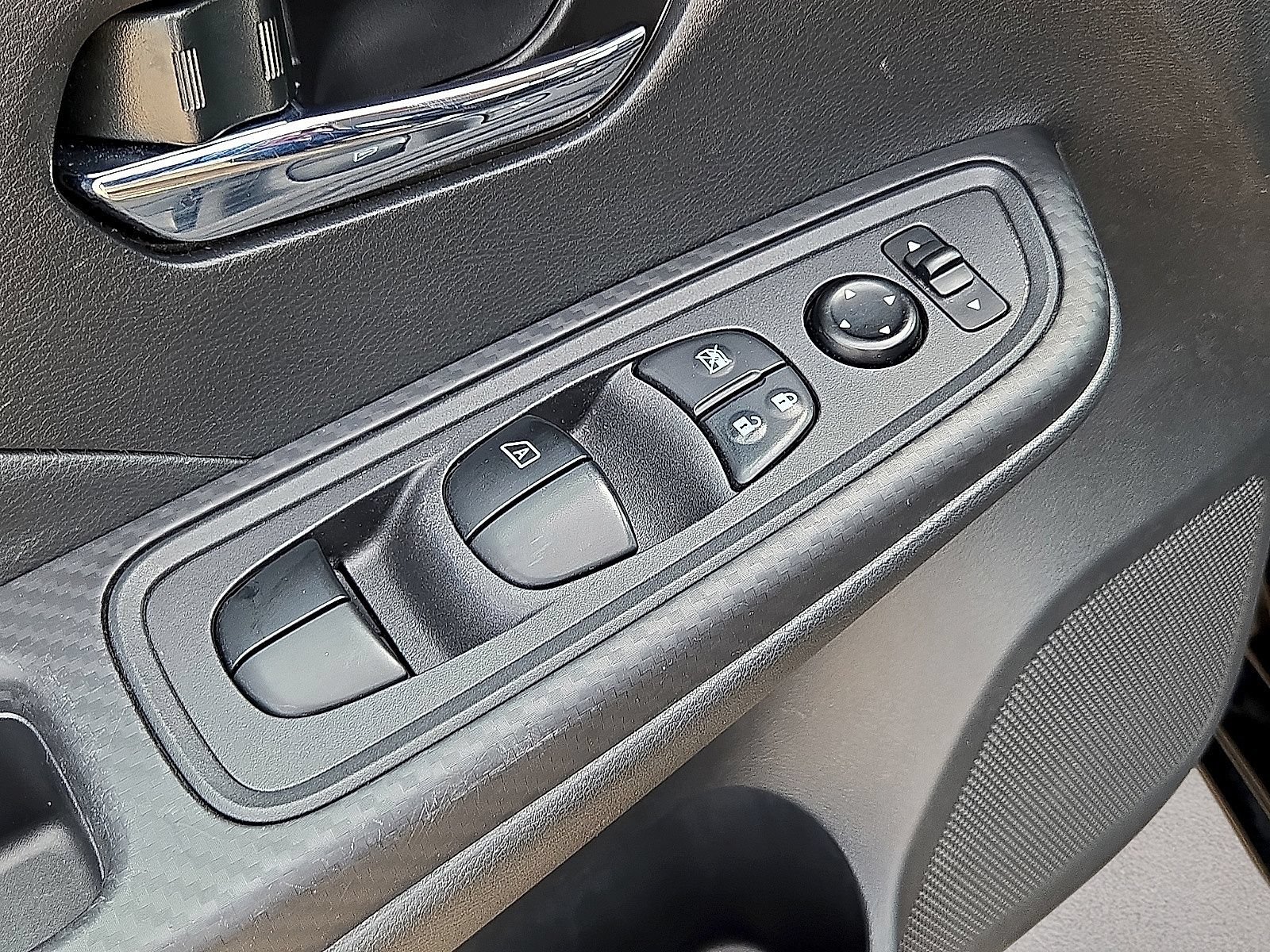 Used 2024 Nissan Versa SV FWD image 22