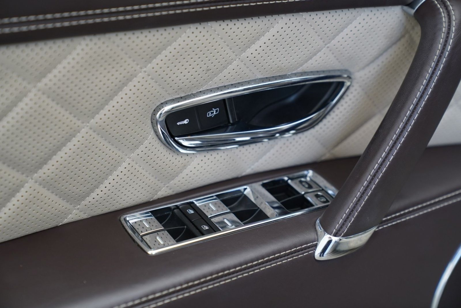Used 2017 Bentley Flying Spur W12 AWD/4WD image 33