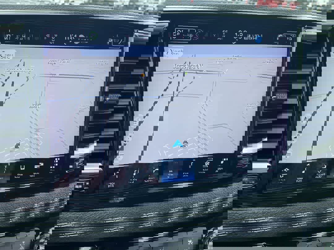 Used 2024 Chrysler Pacifica Select image 18