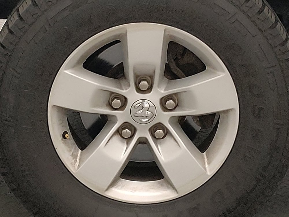 Used 2020 RAM 1500 Classic SLT image 31