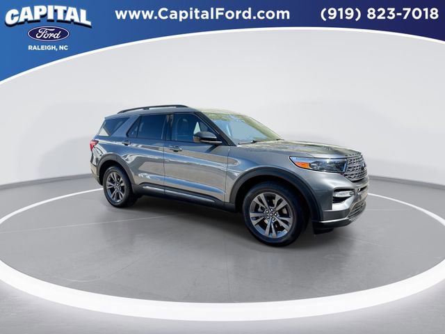 Used 2023 Ford Explorer XLT w/ Equipment Group 202A AWD/4WD image 2