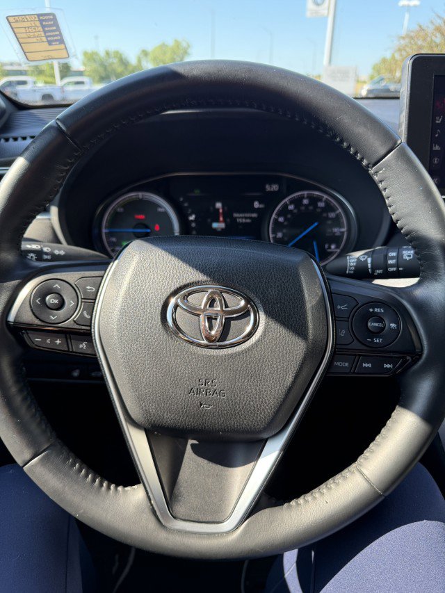 Used 2021 Toyota Venza XLE w/ Softex Package image 13