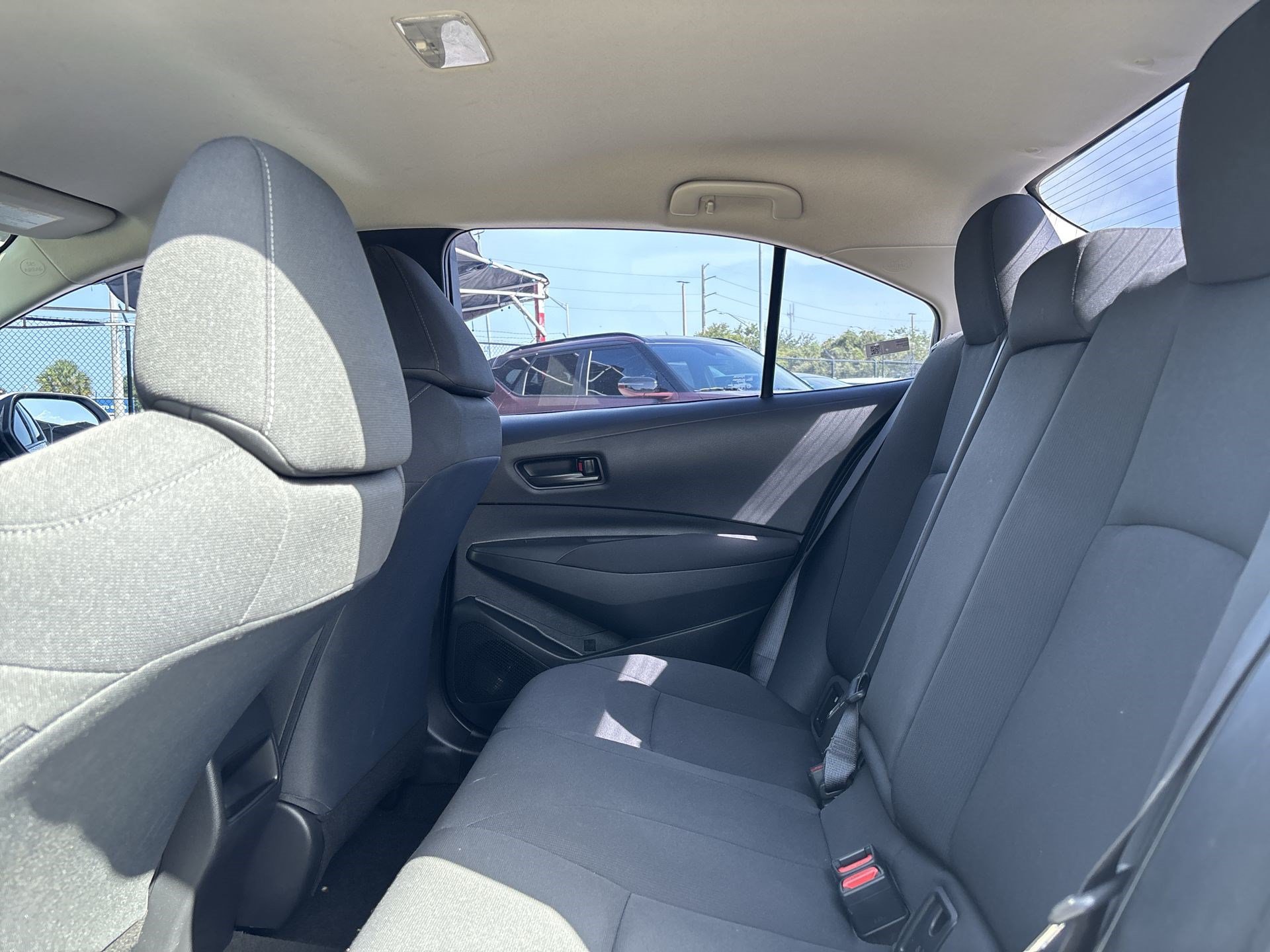 Used 2022 Toyota Corolla LE FWD image 22