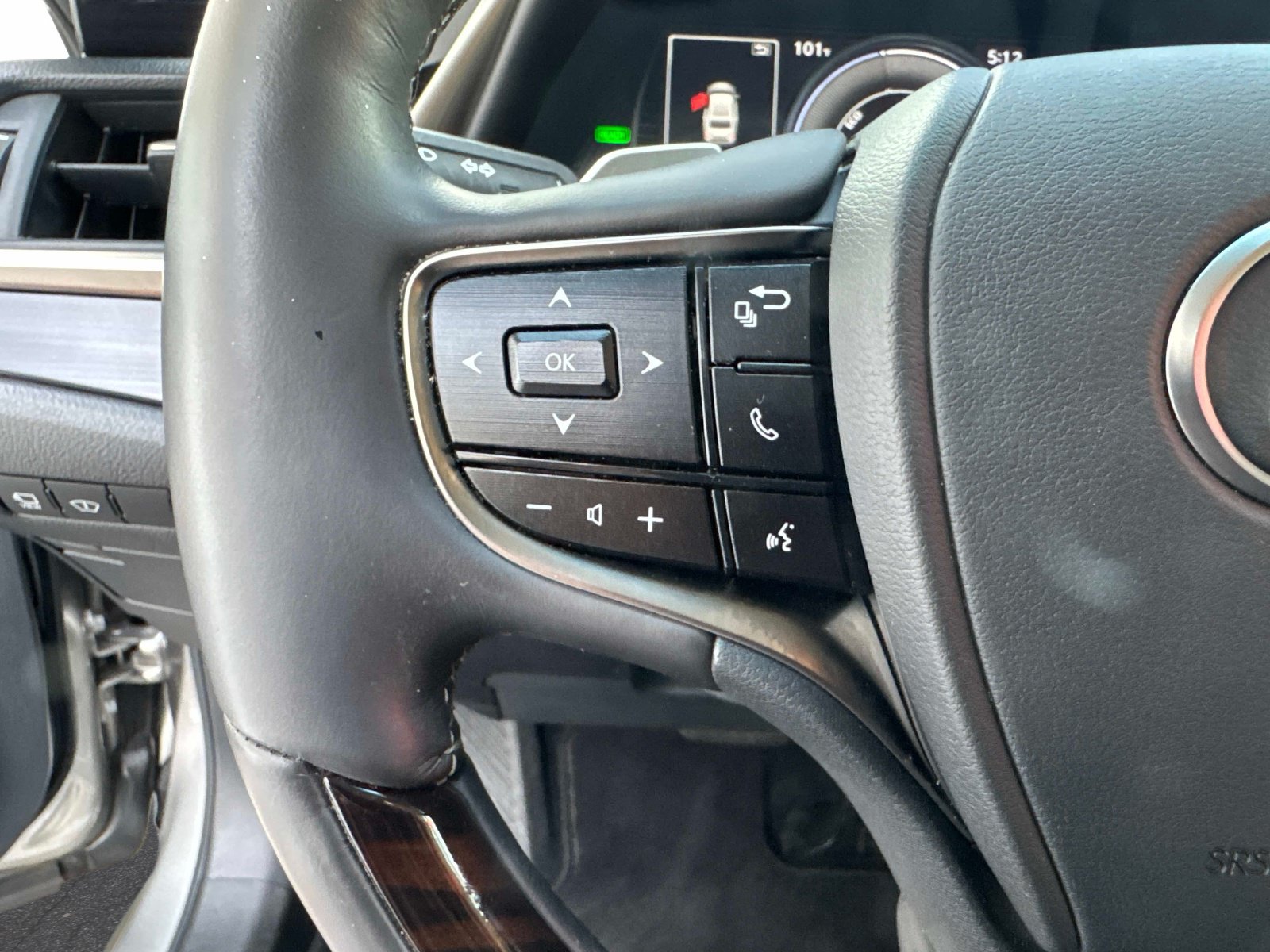 Used 2021 Lexus ES 300h Ultra Luxury w/ Accessory Package 2 FWD image 30