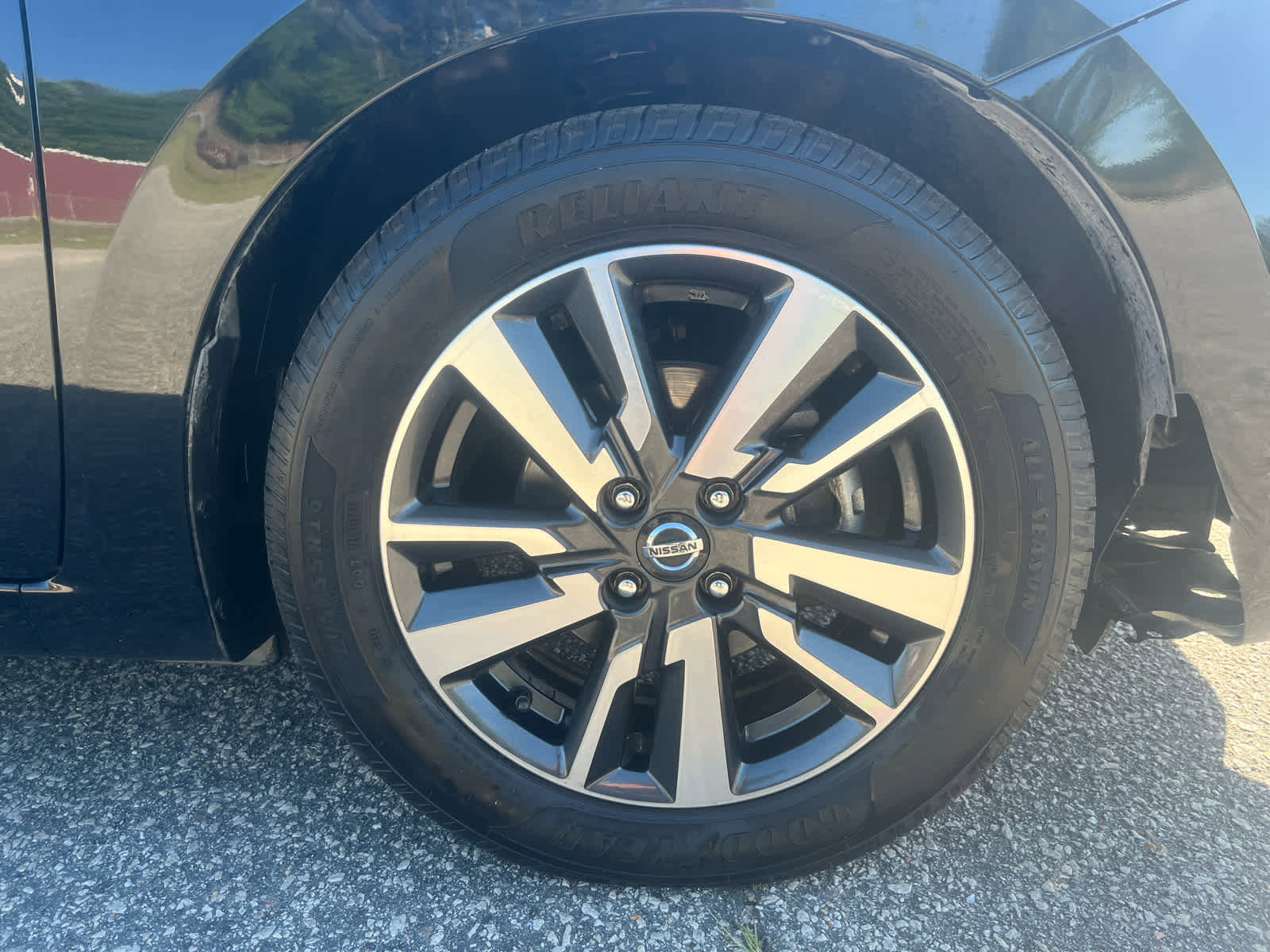 Used 2020 Nissan Versa SV image 29