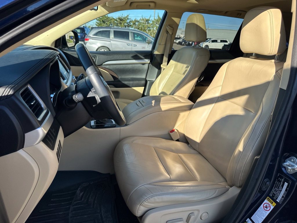 Used 2015 Toyota Highlander XLE AWD/4WD image 16