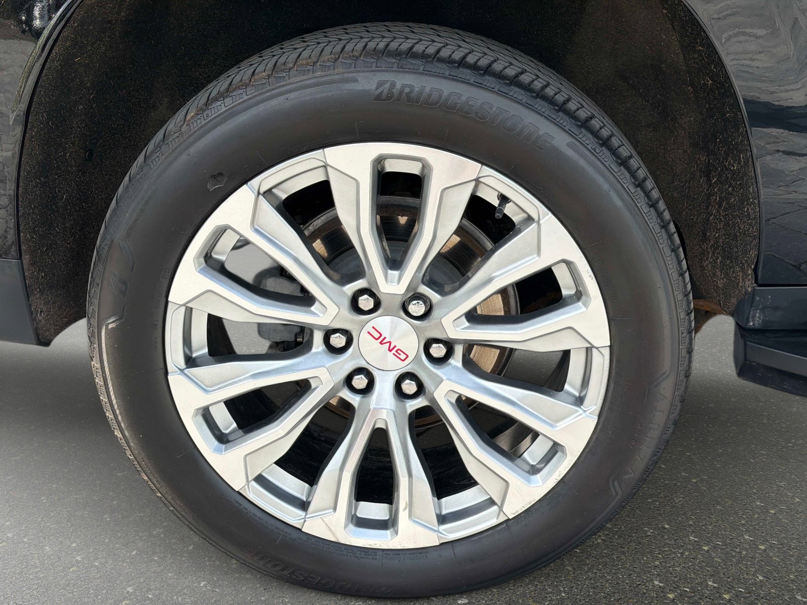 Used 2023 GMC Yukon XL Denali image 13