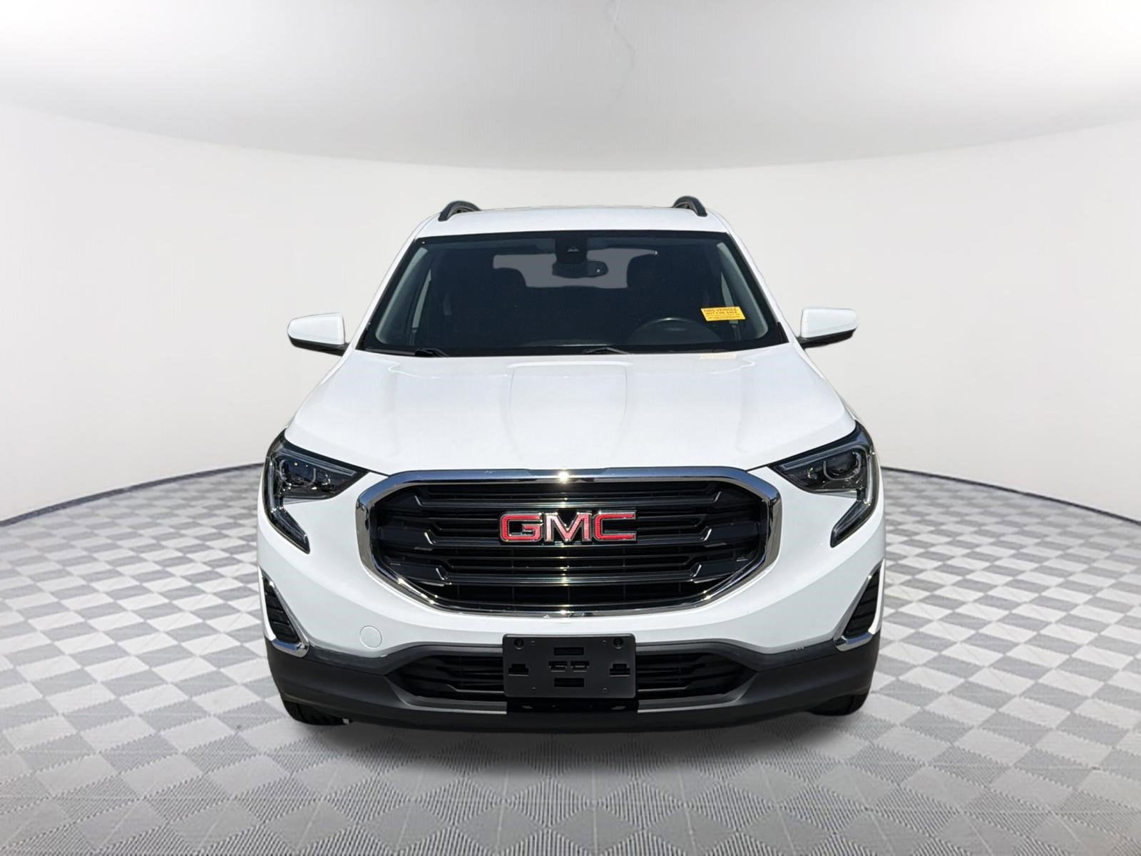Used 2020 GMC Terrain SLE w/ Driver Convenience Package image 2