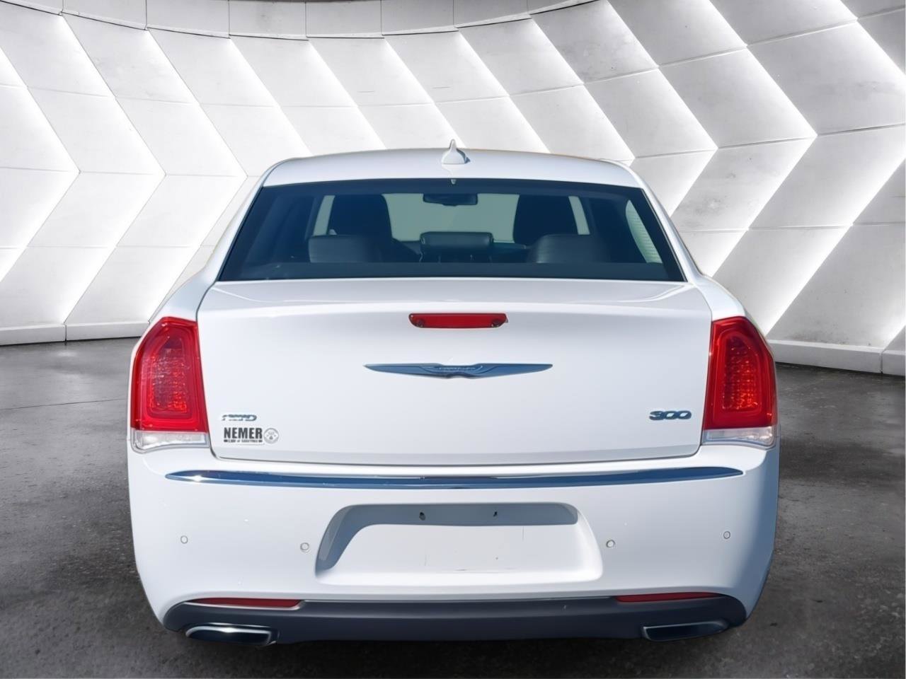Used 2018 Chrysler 300 Limited w/ Safetytec Plus Group AWD/4WD image 5