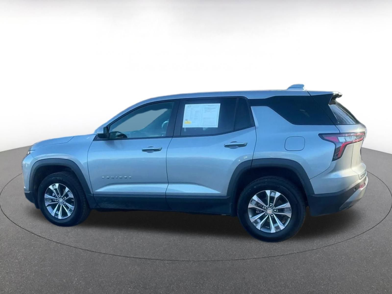 Used 2025 Chevrolet Equinox LT image 9