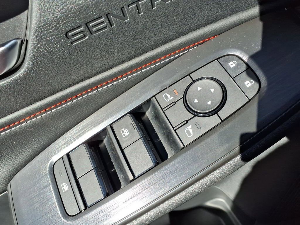 New 2026 Nissan Sentra SR image 17