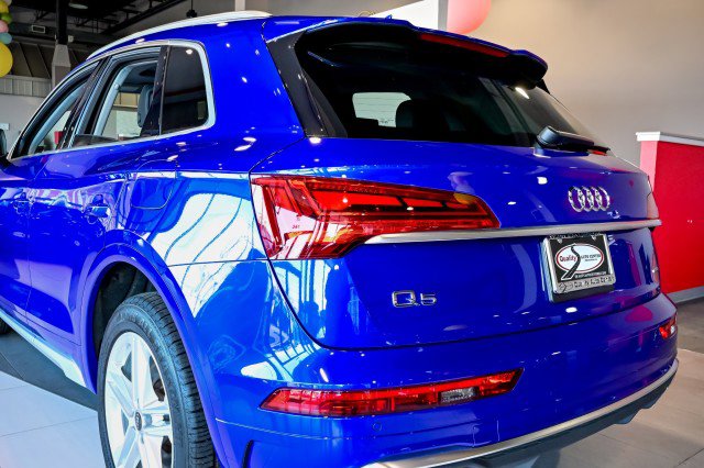 Used 2024 Audi Q5 e Premium Plus image 12