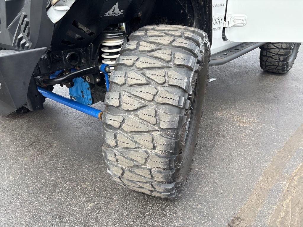 Used 2018 Jeep Wrangler Unlimited Sahara image 14