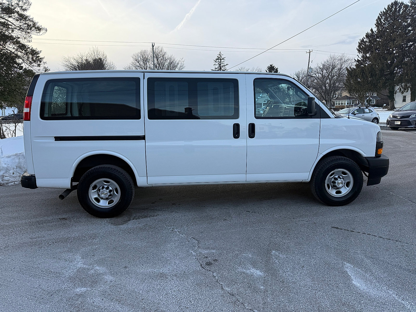 Used 2022 Chevrolet Express 2500 w/ Driver Convenience Package image 3