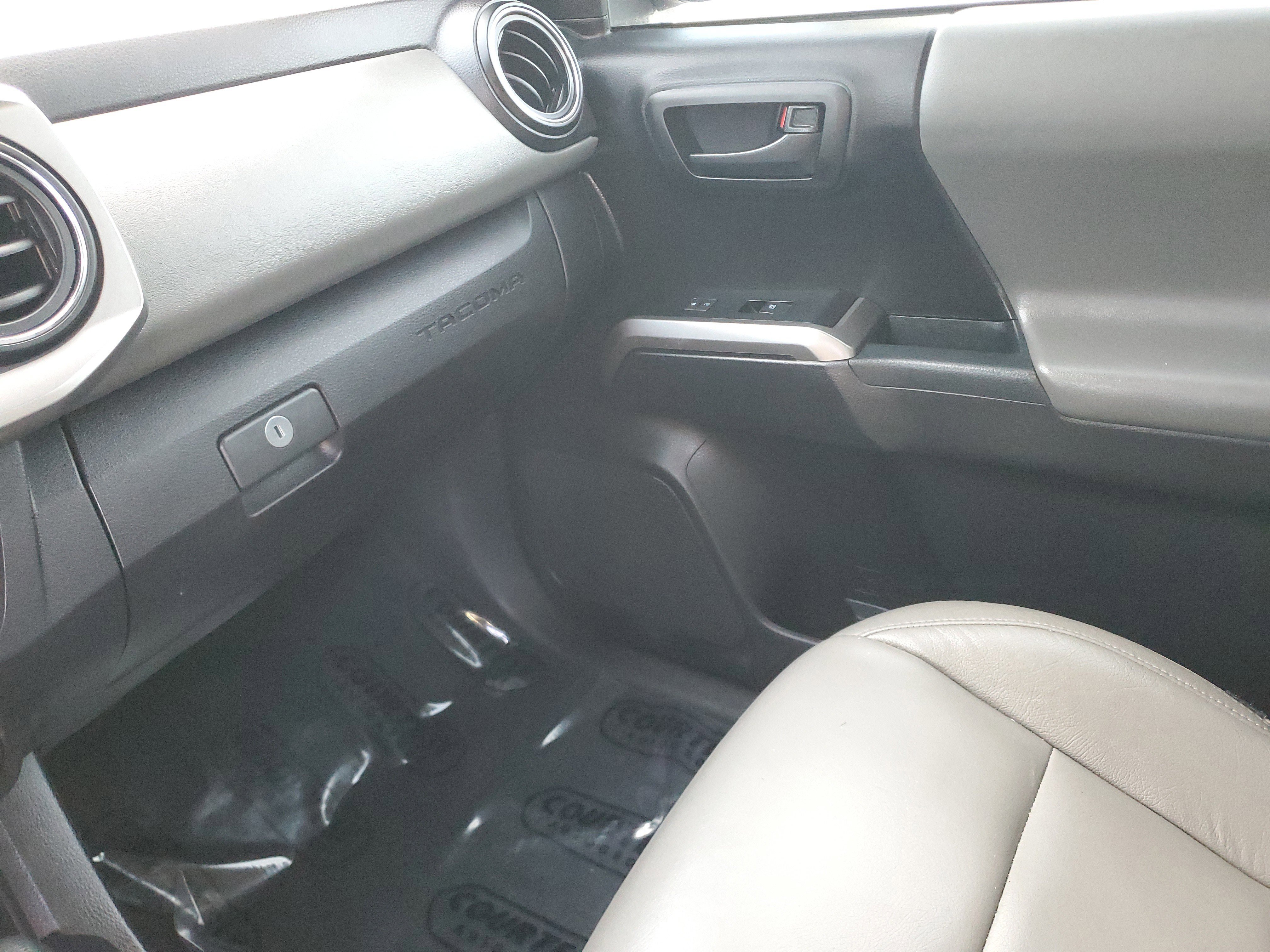 Used 2021 Toyota Tacoma SR5 image 25