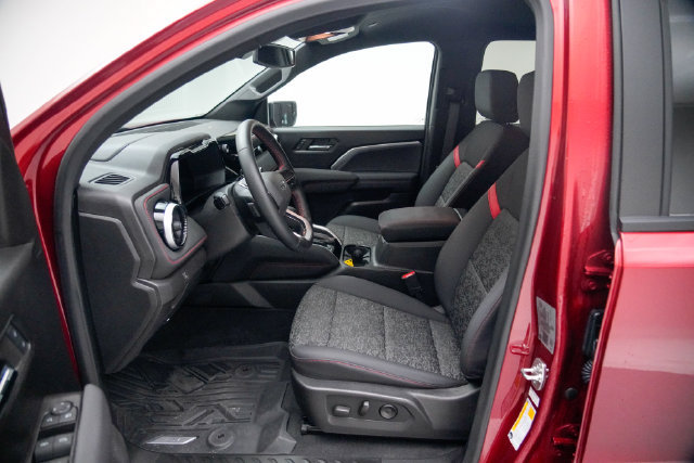 Used 2024 Chevrolet Colorado Z71 w/ Z71 Convenience Package 2 AWD/4WD image 24