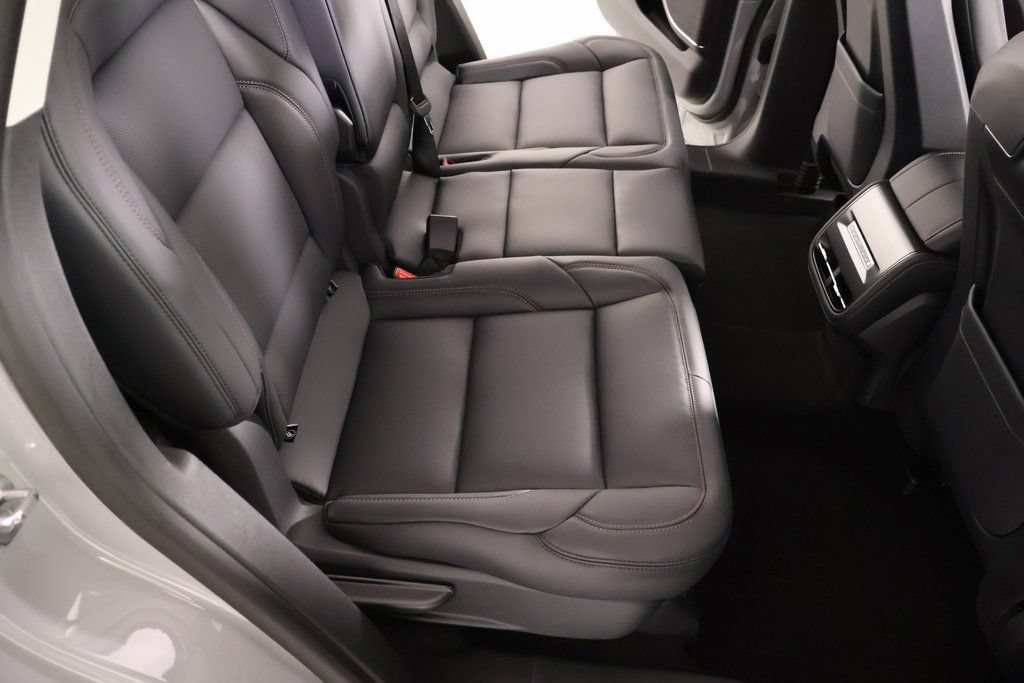 New 2026 Lincoln Nautilus Premier AWD/4WD image 14