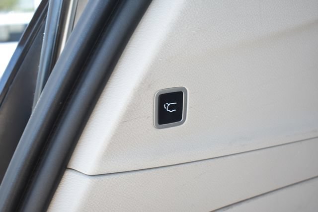 Used 2020 Chrysler Pacifica Touring-L FWD image 40