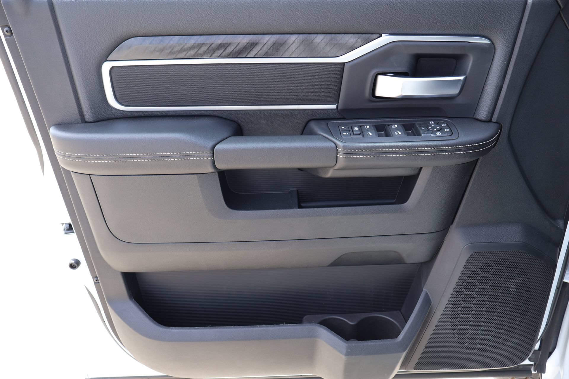 New 2026 RAM 3500 Big Horn AWD/4WD image 16