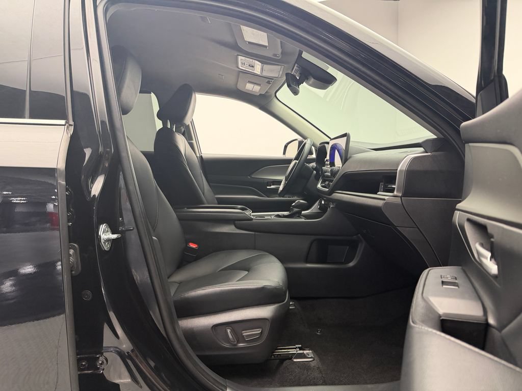 Used 2025 Toyota Grand Highlander AWD image 42