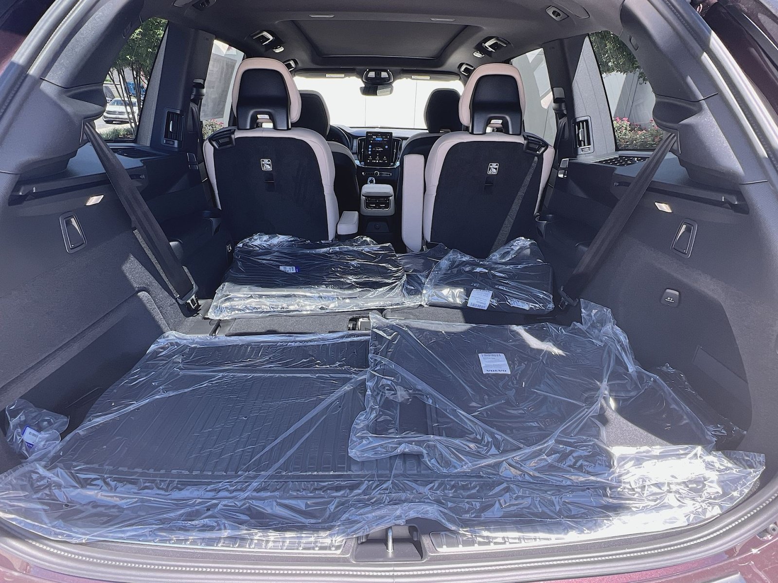 New 2026 Volvo XC90 T8 Plus w/ Protection Package Premier AWD/4WD image 27