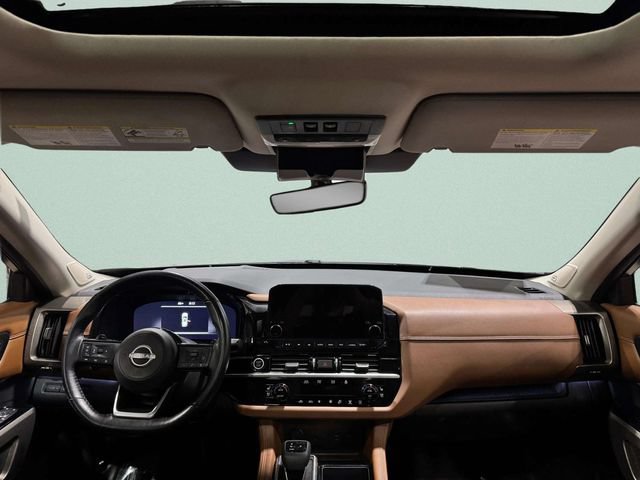 Used 2023 Nissan Pathfinder Platinum AWD/4WD image 9