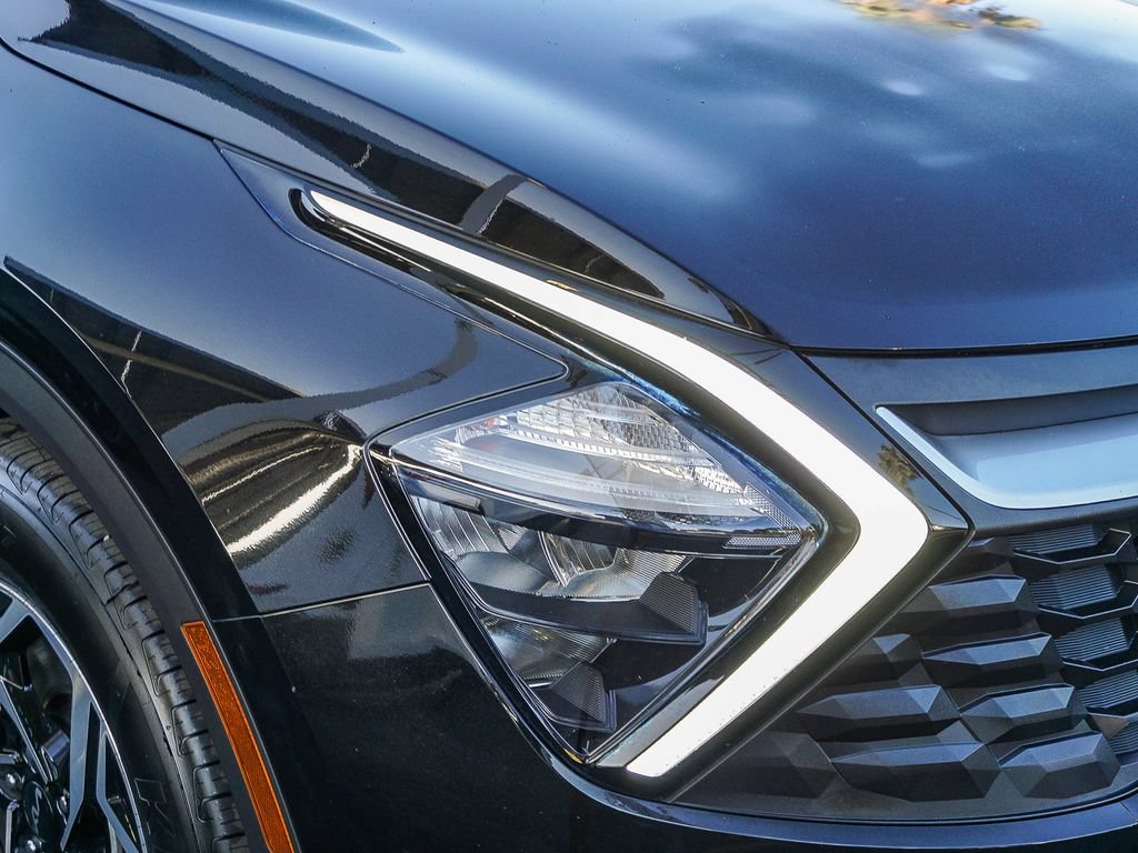 Certified 2023 Kia Sportage LX FWD image 11