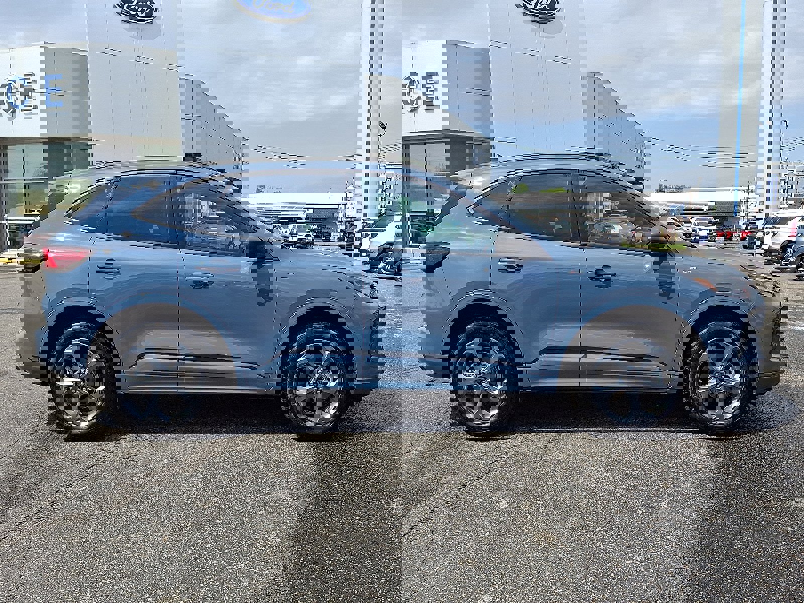Certified 2023 Ford Escape ST-Line w/ Tech Pack #1 image 7