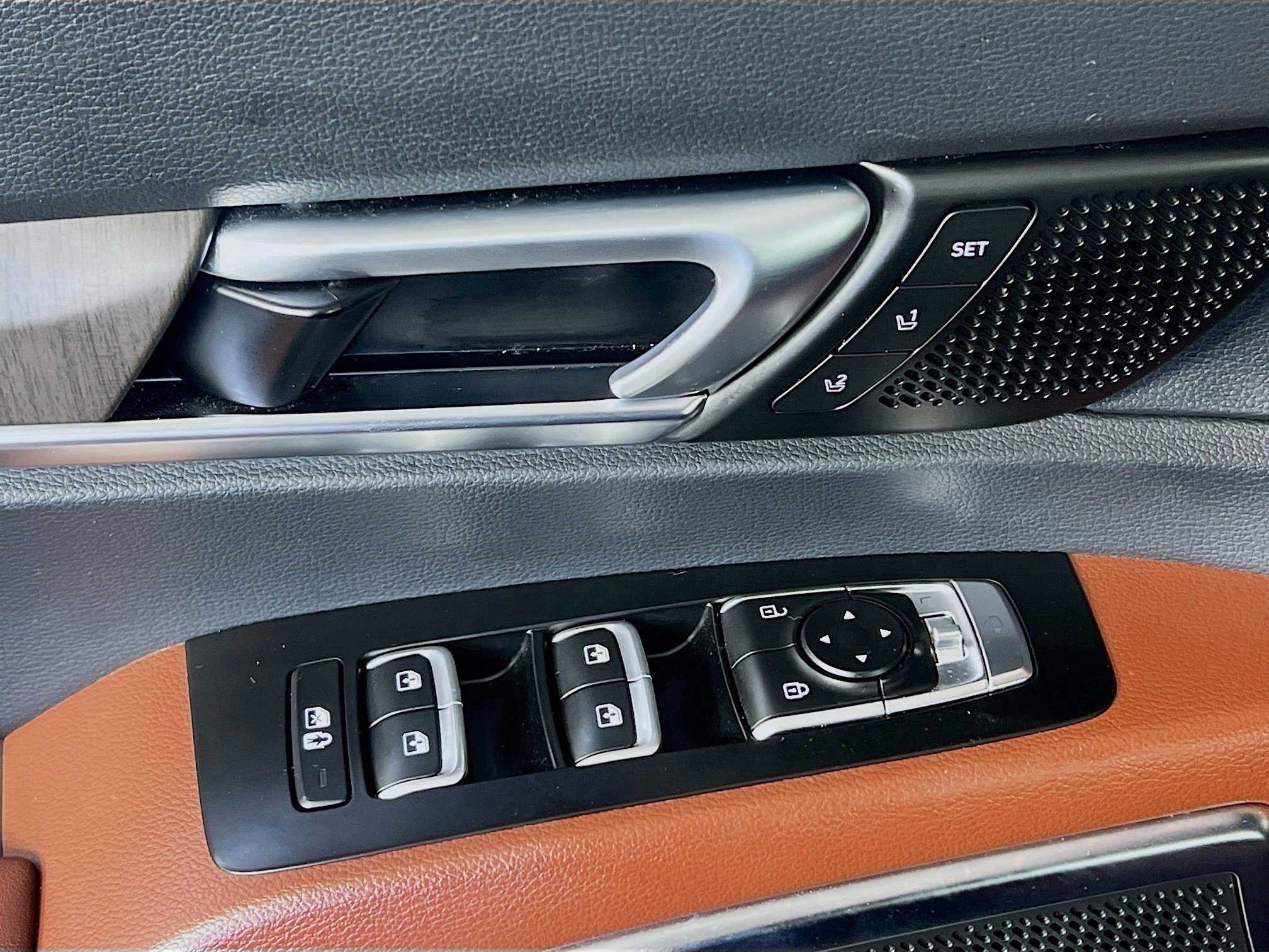 Used 2023 Kia Telluride SX image 4