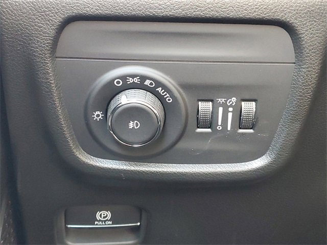 New 2025 Jeep Grand Cherokee Limited w/ Luxury Tech Group II image 20