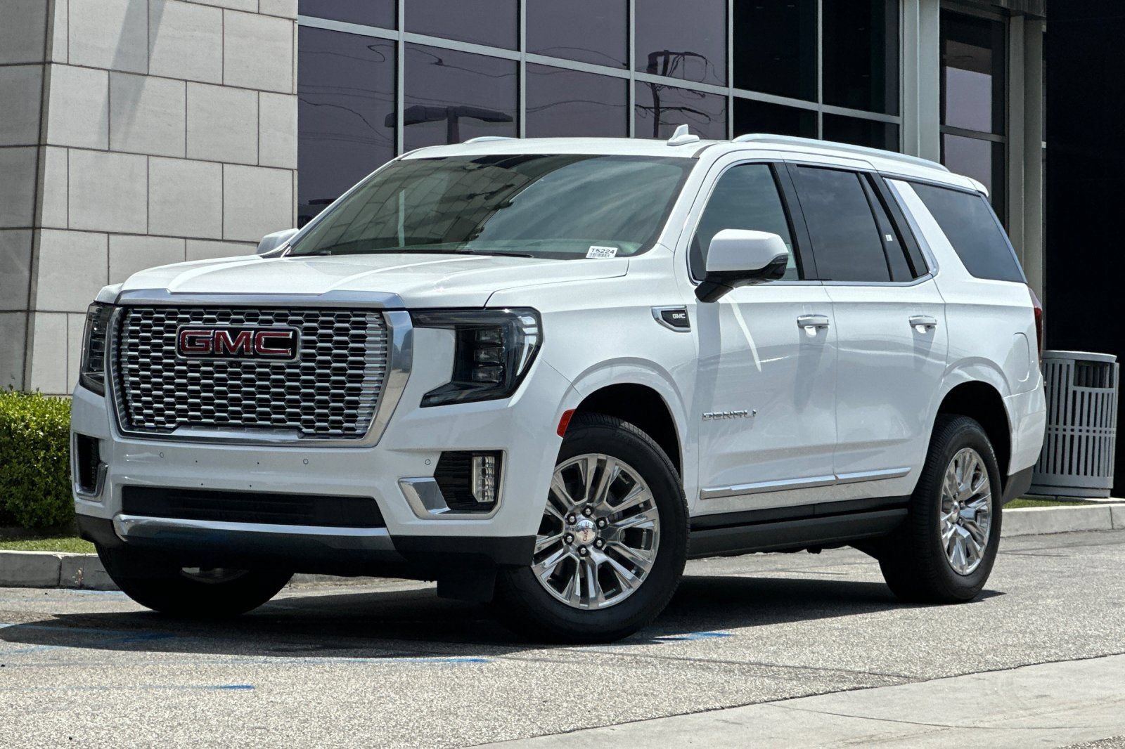 Used 2022 GMC Yukon Denali AWD/4WD image 8