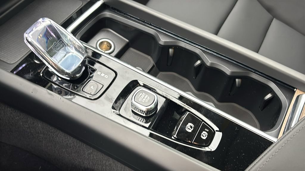 New 2026 Volvo XC60 B5 Plus w/ Protection Package Premier image 22