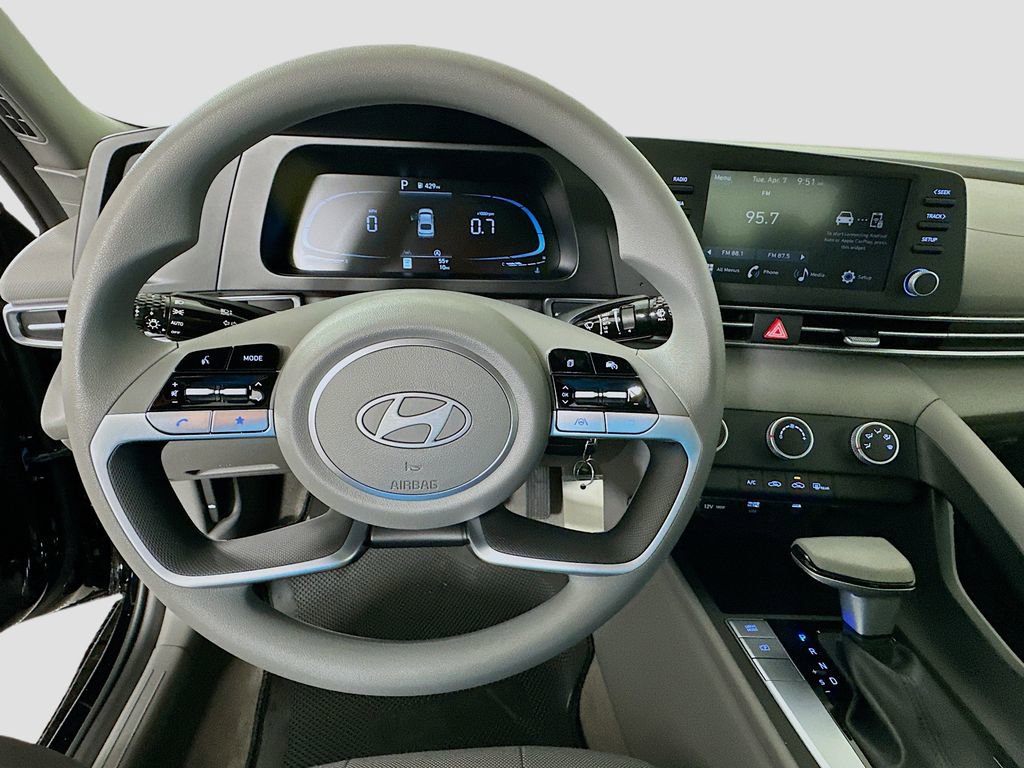 New 2026 Hyundai Elantra SE w/ Cargo Package image 10