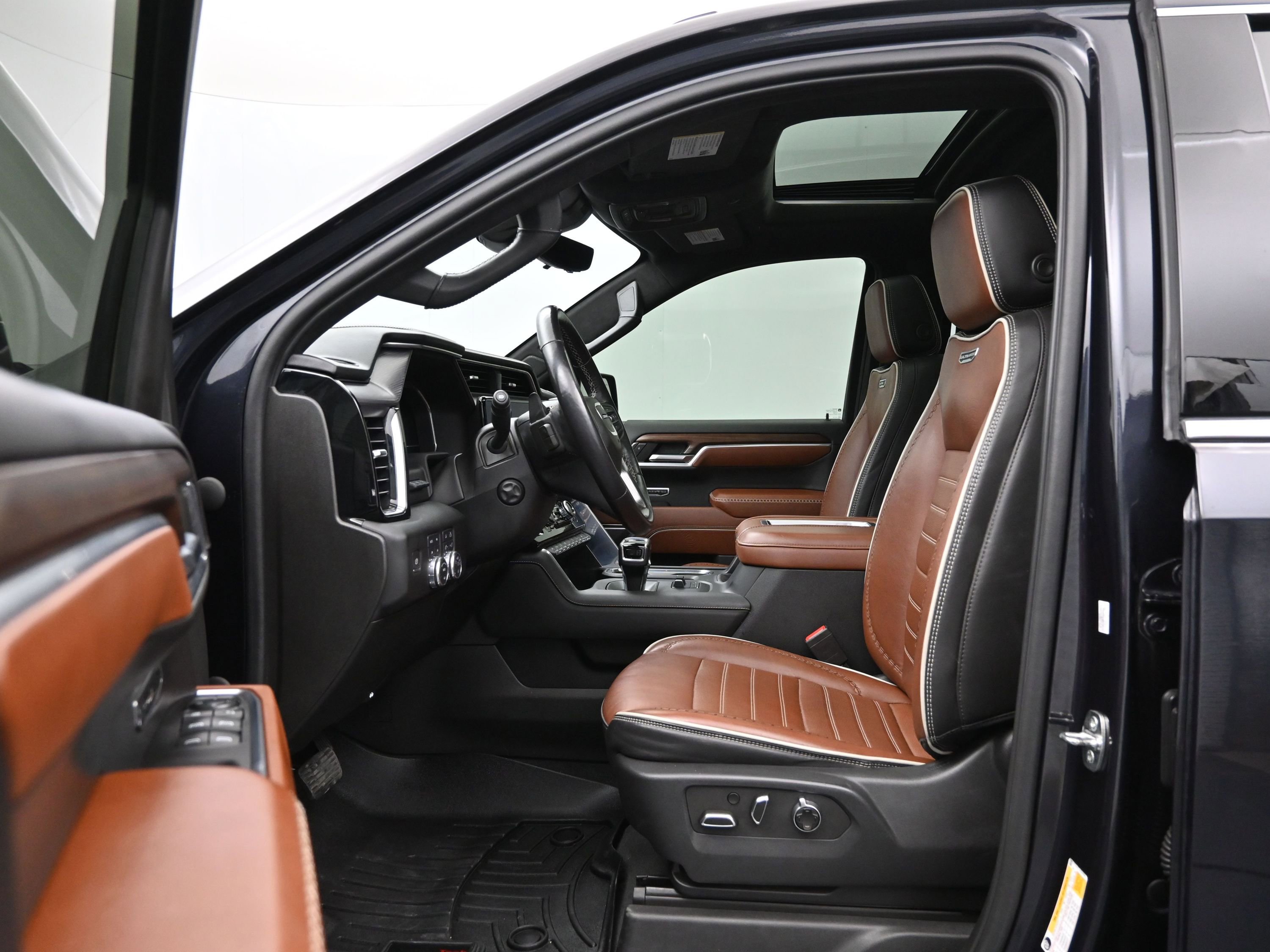 Used 2022 GMC Sierra 1500 Denali Ultimate image 9