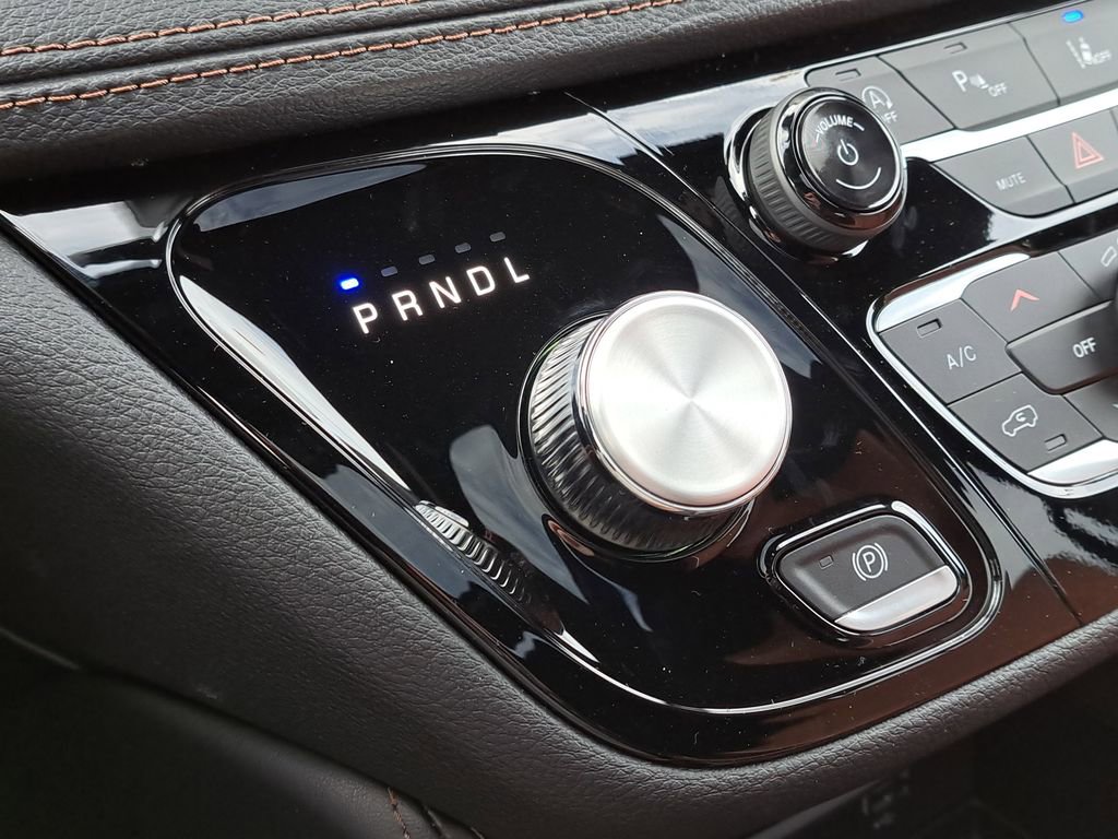 New 2026 Chrysler Pacifica Pinnacle w/ Trailer Tow Group image 24